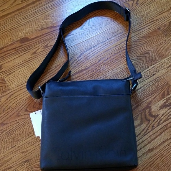 Calvin Klein Black Mens Faux Leather Crossbody Bag - Picture 6 of 8